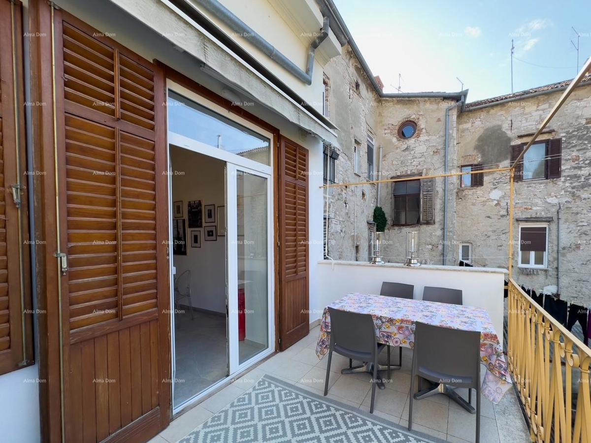 We are selling a renovated apartment in the center of Pula!