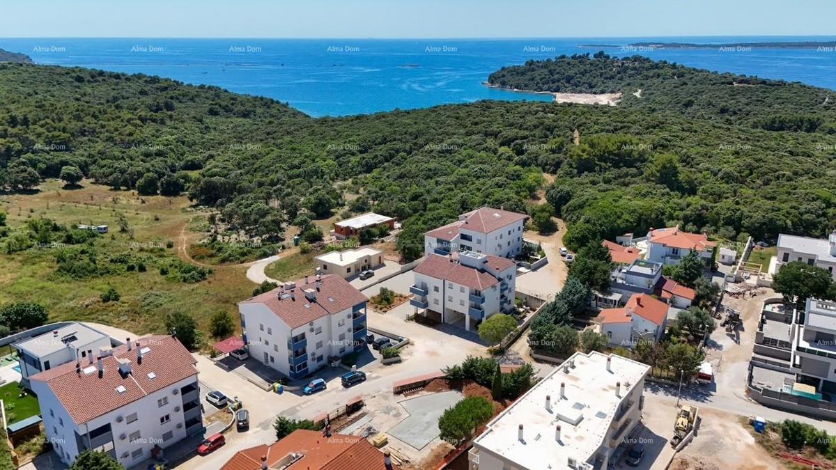 New on the market! Apartment with parking space in an excellent location, Štinjan!