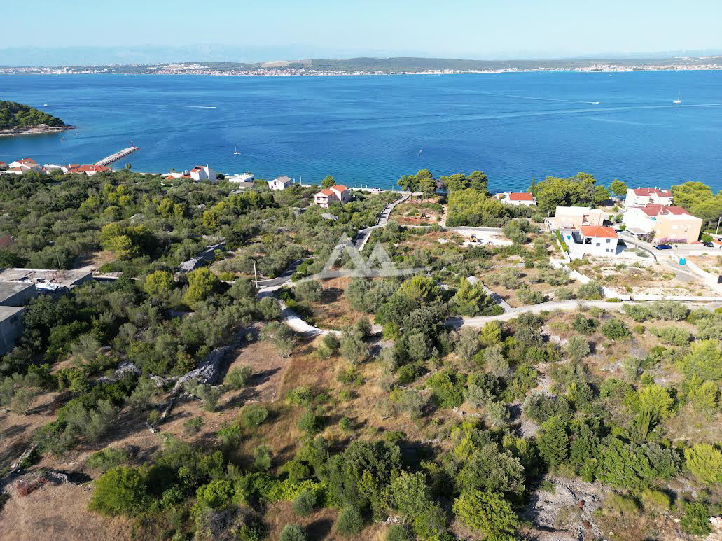Terreno UGLJAN, 135.000 €