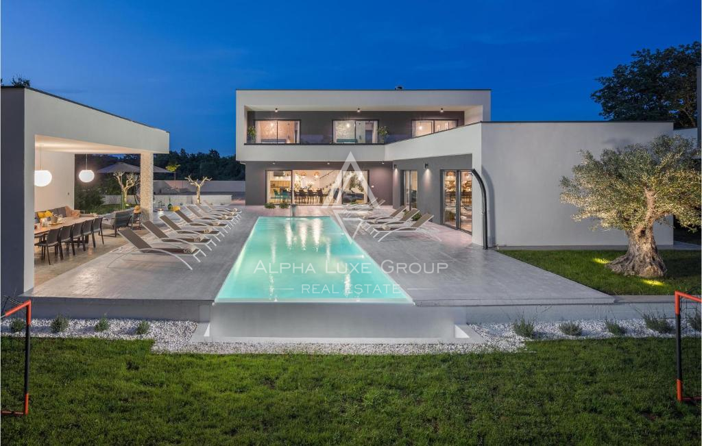 Дом POREČ, 850.000 €