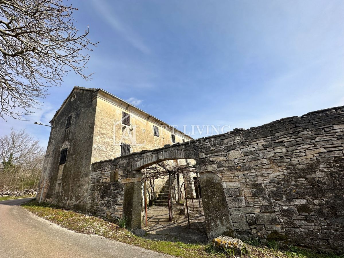 Дом GROŽNJAN, 170.000 €