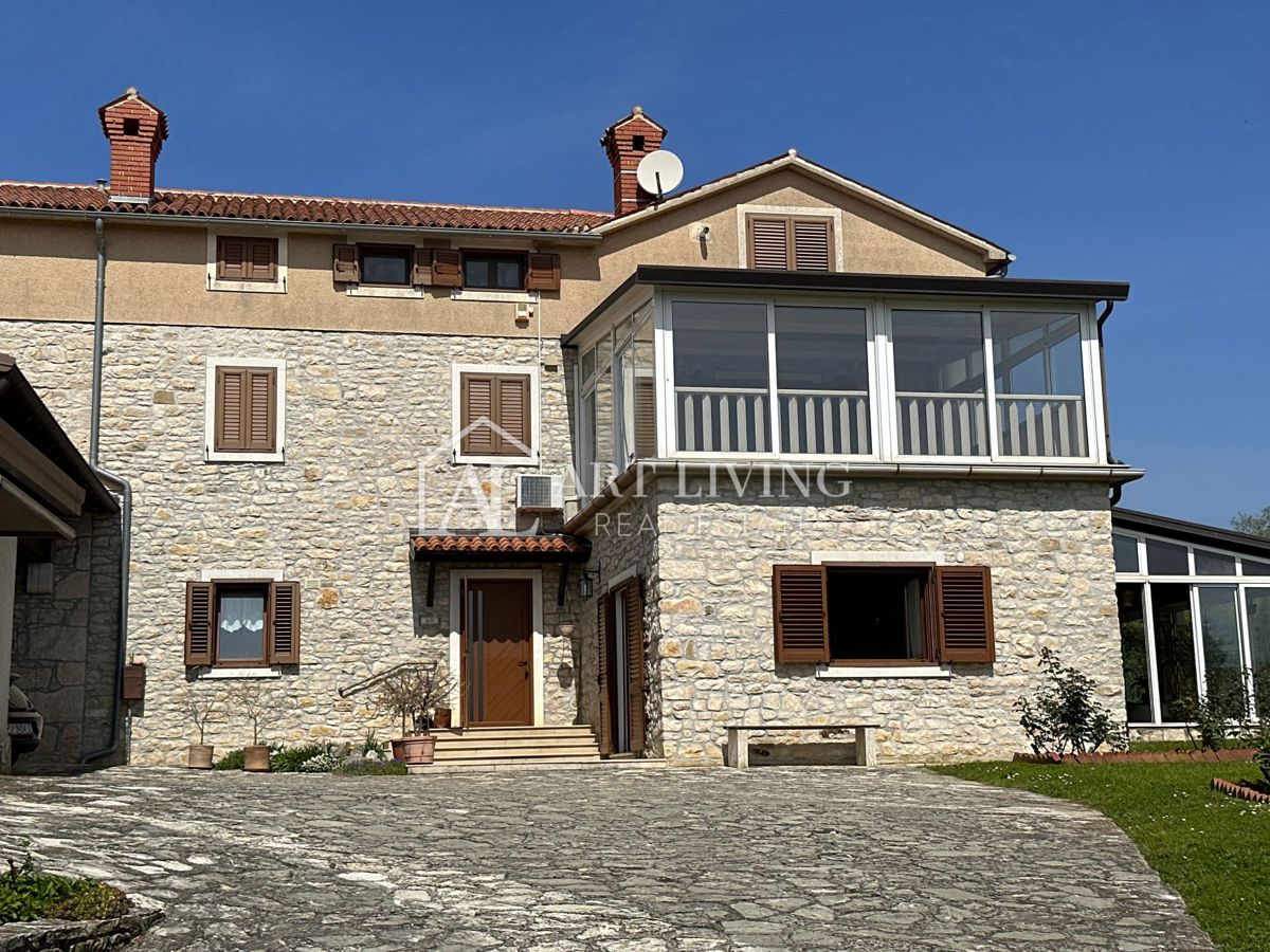 Istra, Novigrad, okolica - imanje od 10.000 m2 sa prostranom kućom u istraskom stilu – 3