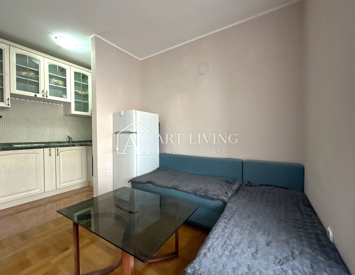 Appartamento UMAG, 700 €