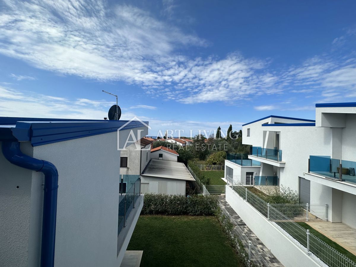 Umag, okolica - PRILIKA, moderno uređen stan na TOP lokaciji s pogledom na more – 2