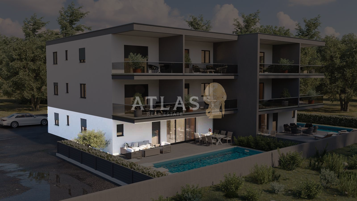 NOVIGRAD – MODERAN STAN S BAZENOM 600 m od mora