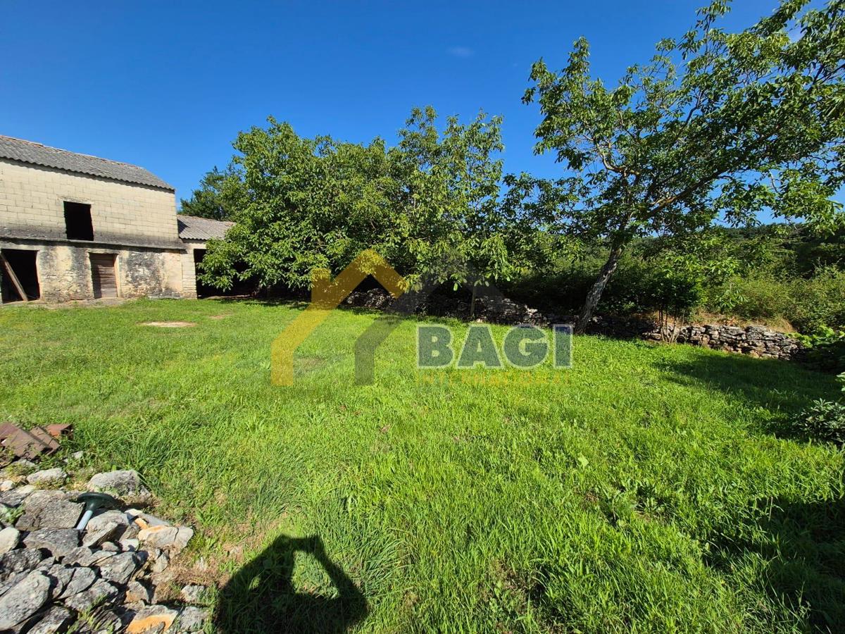 Terreno KANFANAR, 100.000 €