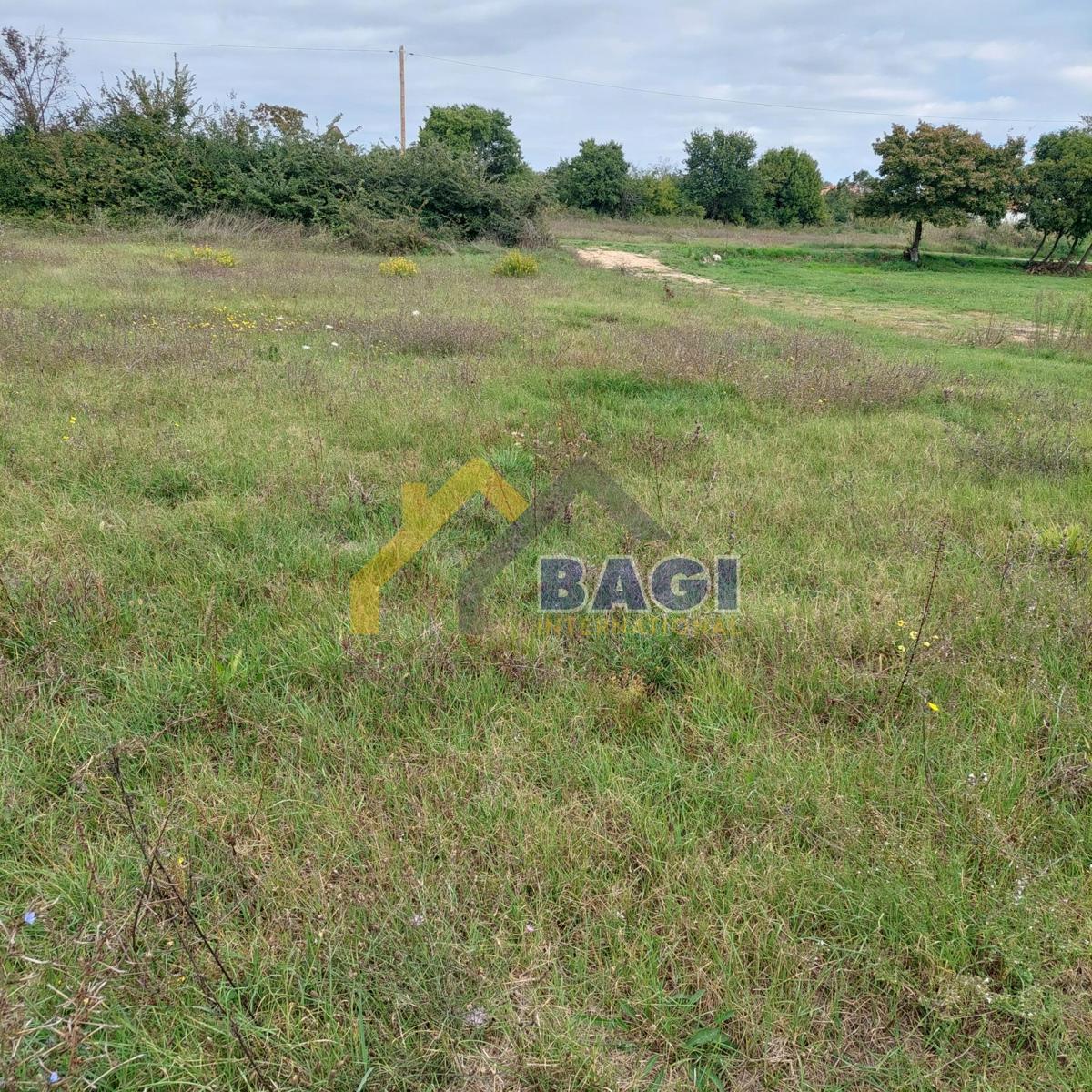 Участок MARČANA, 53.000 €