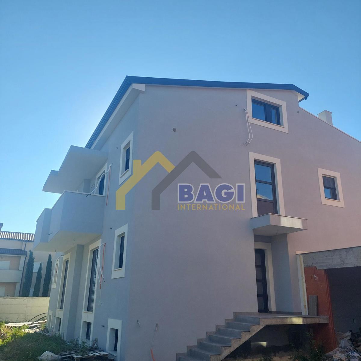 Casa VODNJAN, 400.000 €