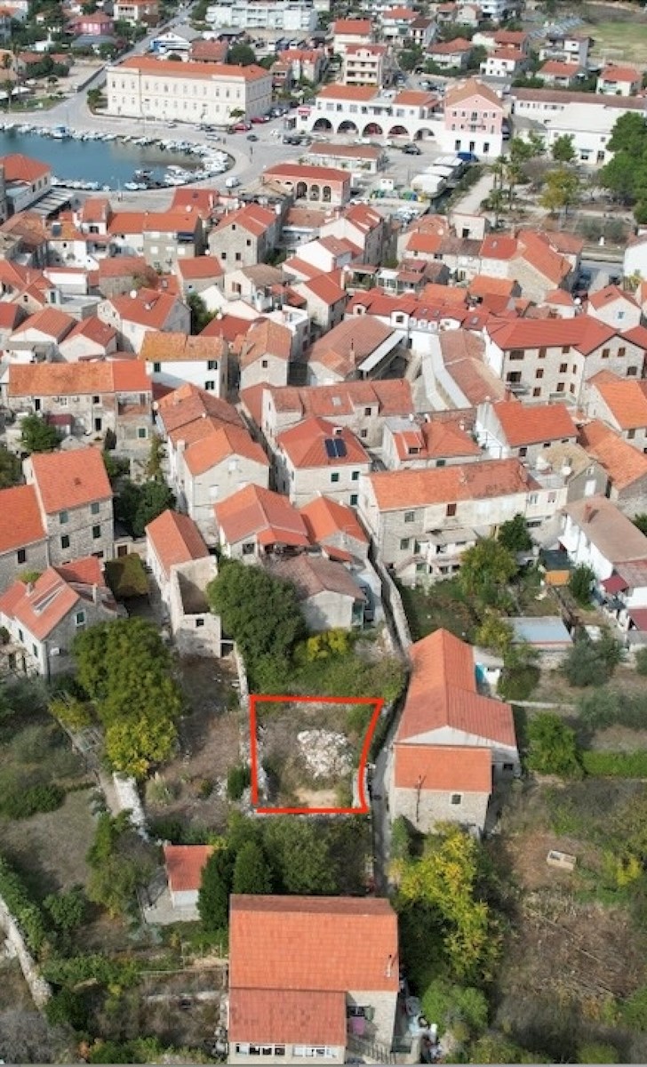 Terreno STARI GRAD, 70.000 €