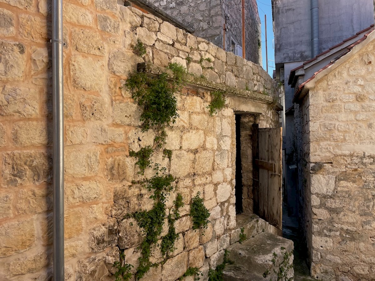 HVAR
