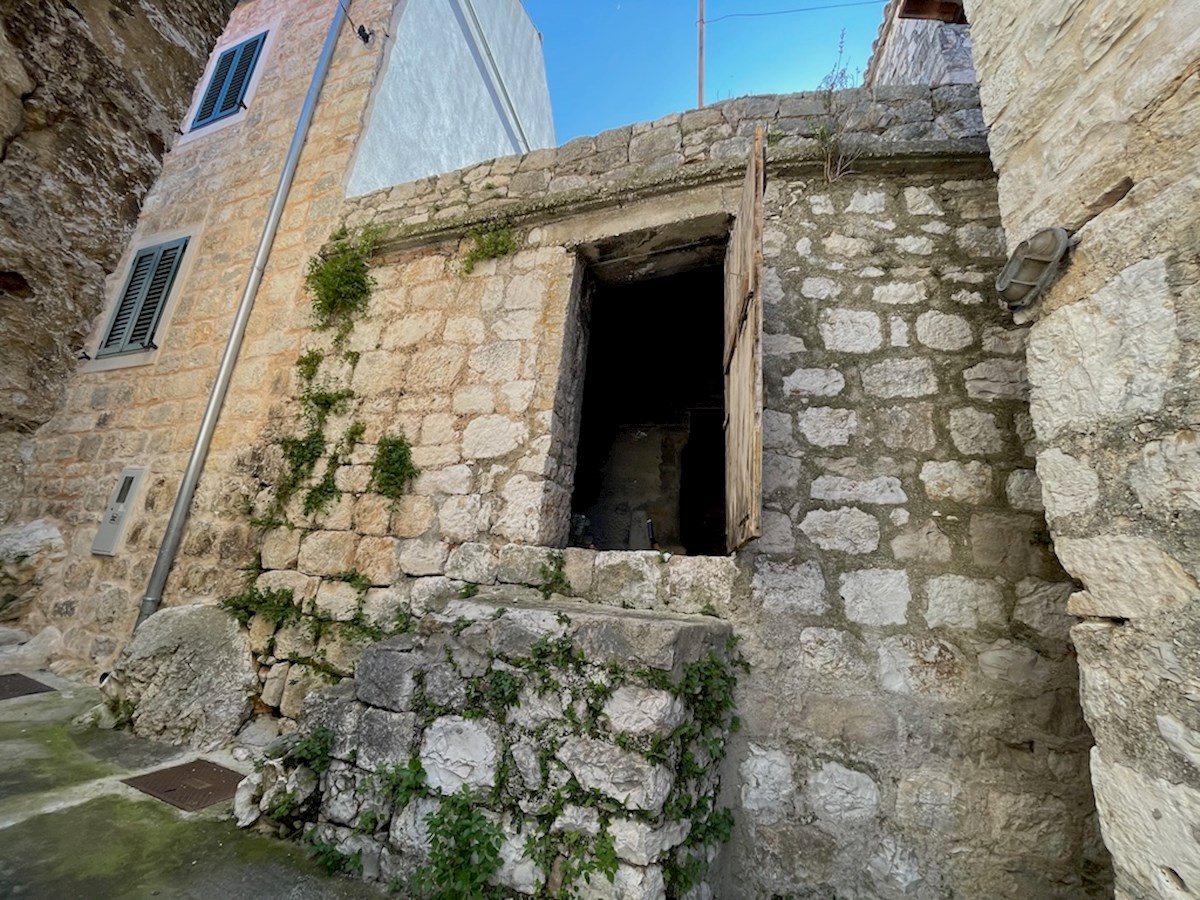 HVAR