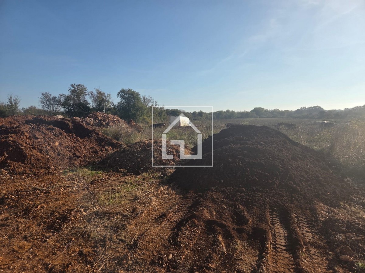 Участок MEDULIN, 147.000 €