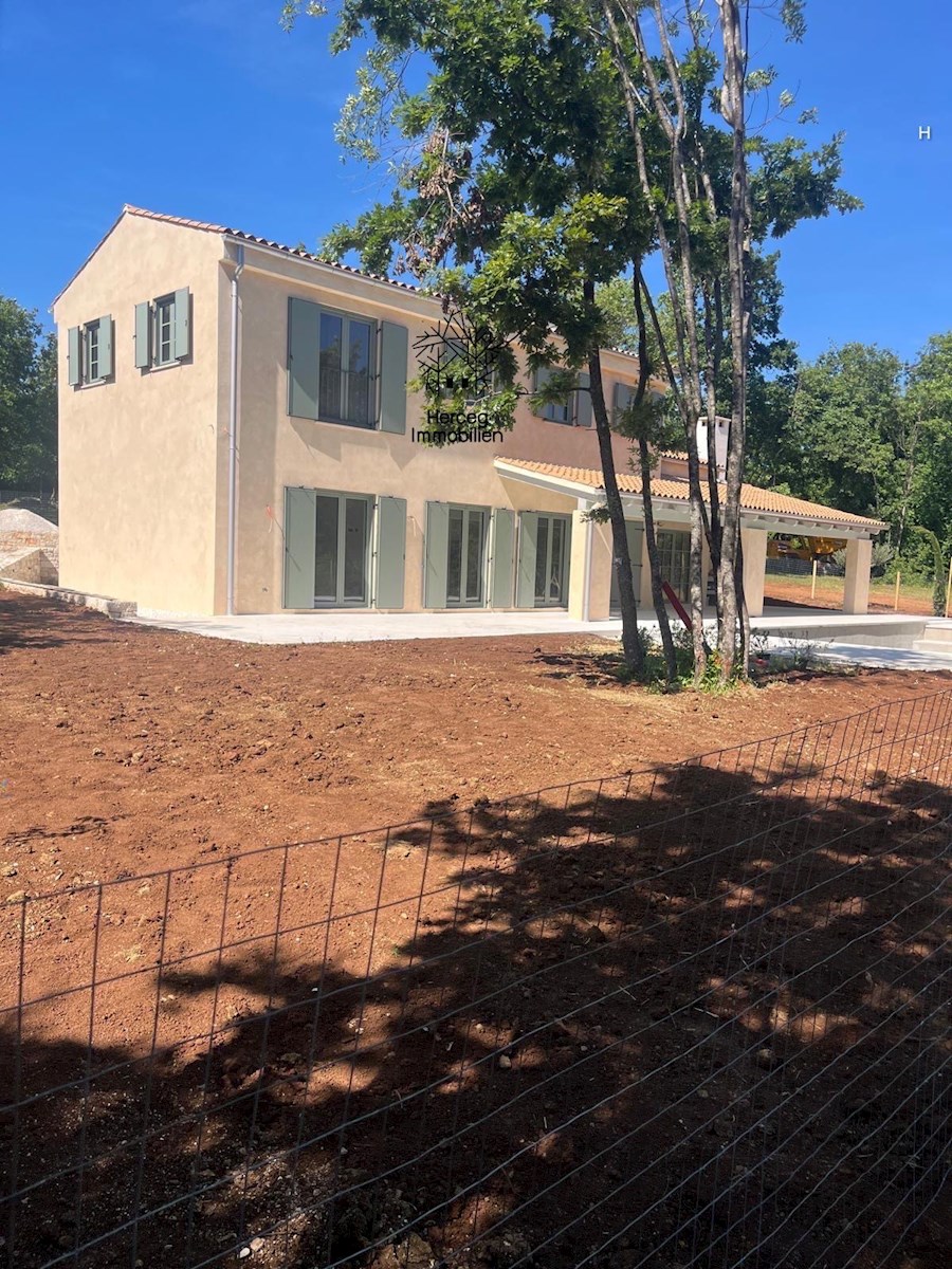 Дом PAZIN, 850.000 €