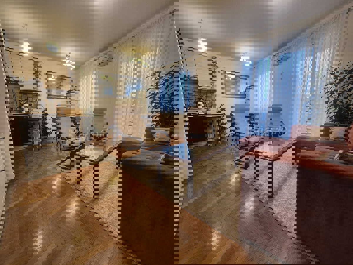 Appartamento ZAGREB, 1.100 €