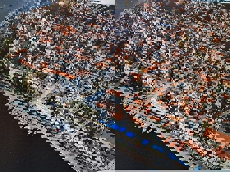 Коммерческая площадь ŠIBENIK, 450.000 €