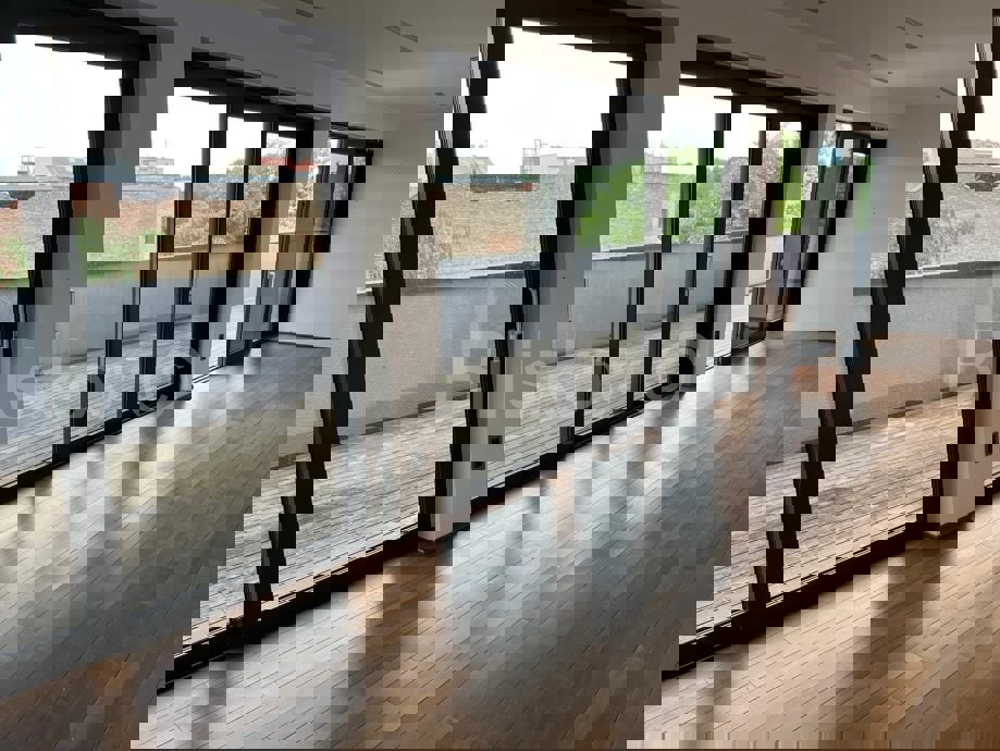 Locale commerciale ZAGREB, 2.800 €