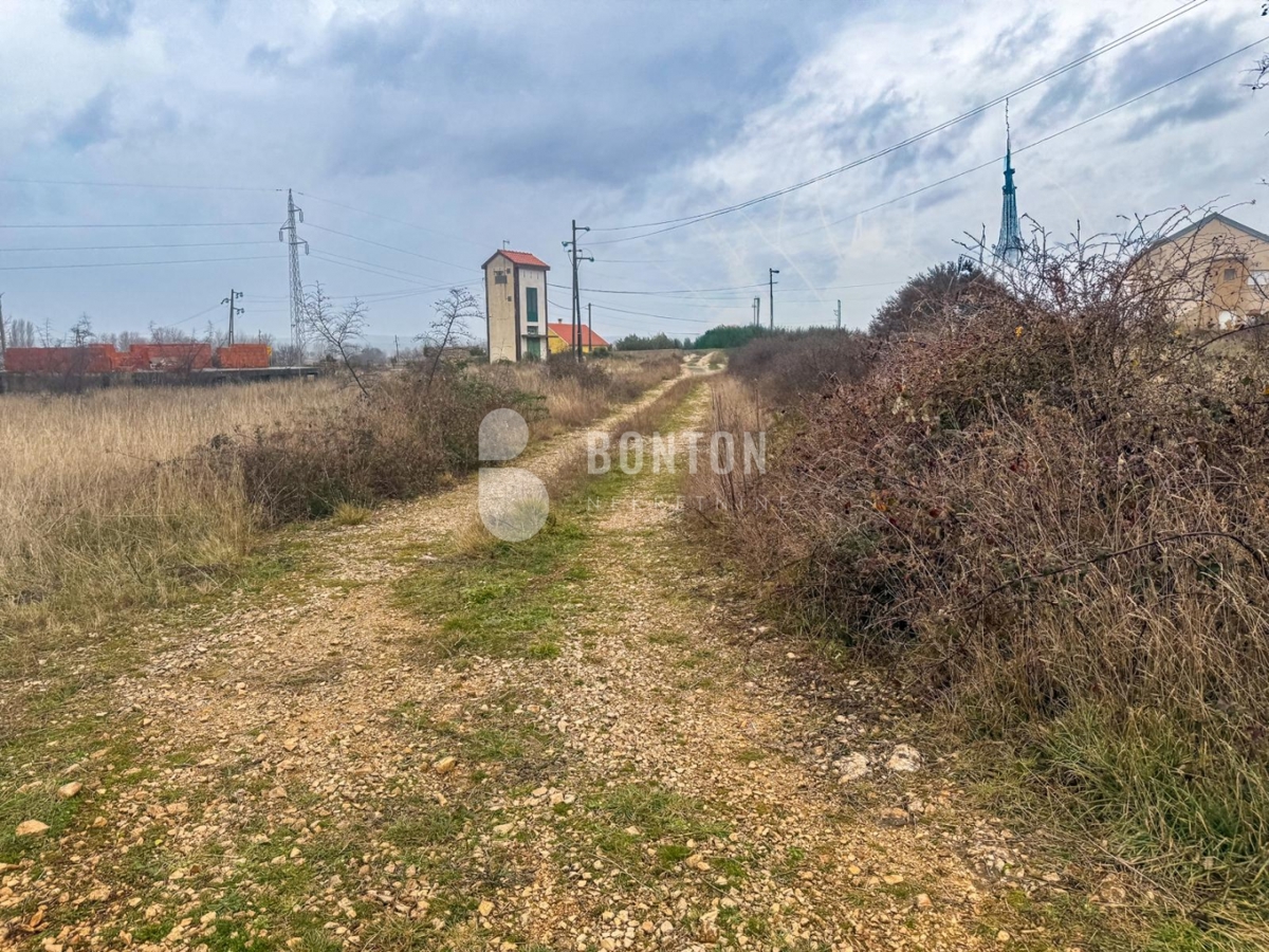 Участок POLAČA, 72.100 €