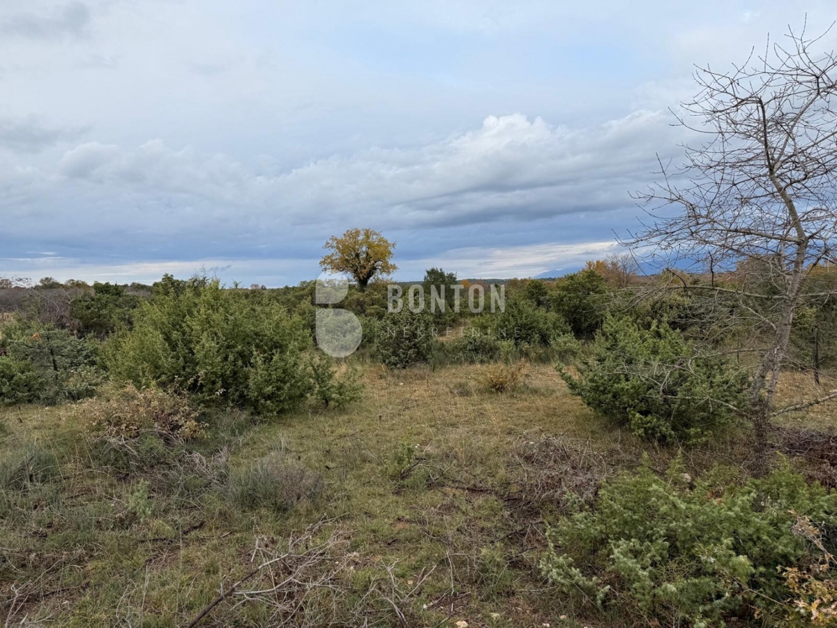 Terreno NIN, 290.000 €