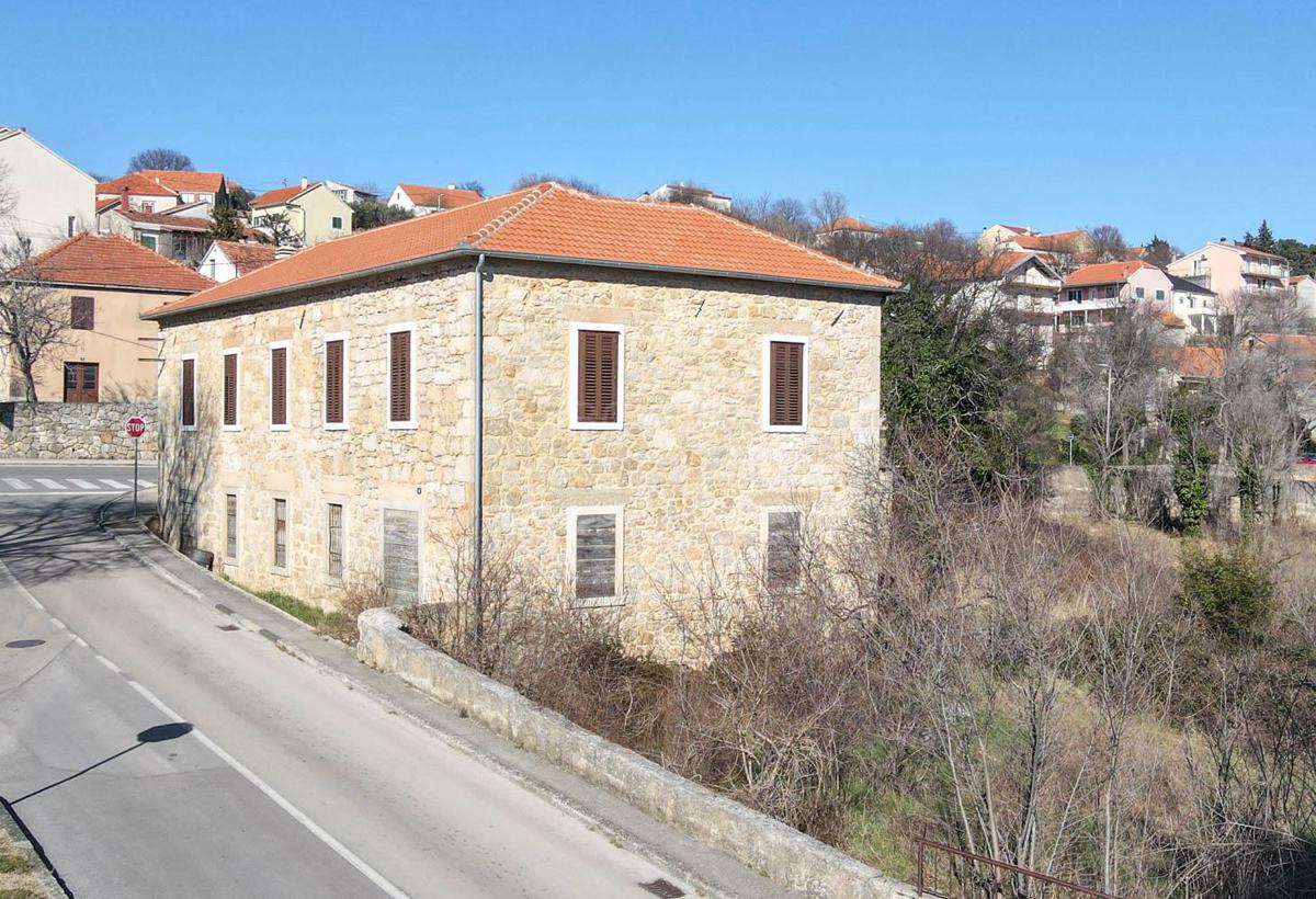DRNIŠ