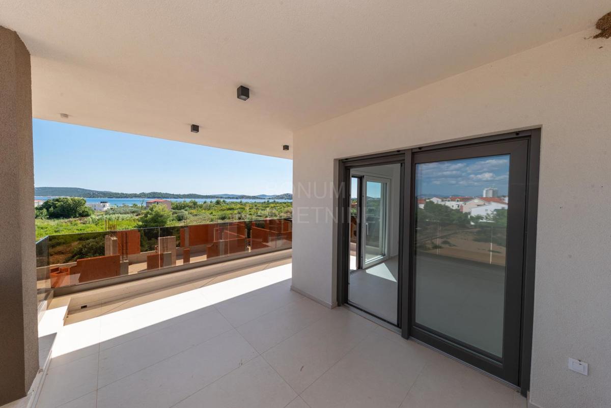 Predivan apartman s pogledom na more, Vodice