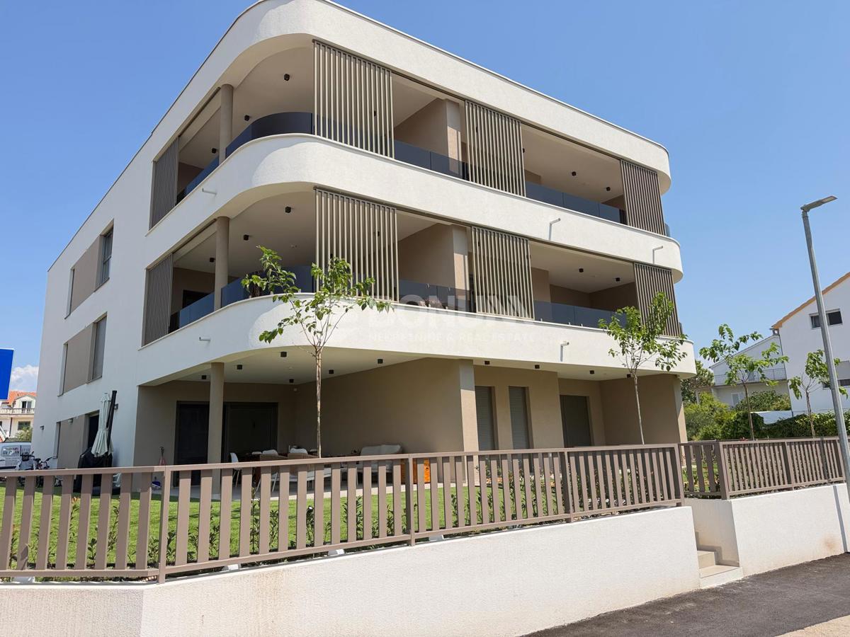 Moderno stanovanje blizu plaže, prvo nadstropje, dvigalo, Vodice