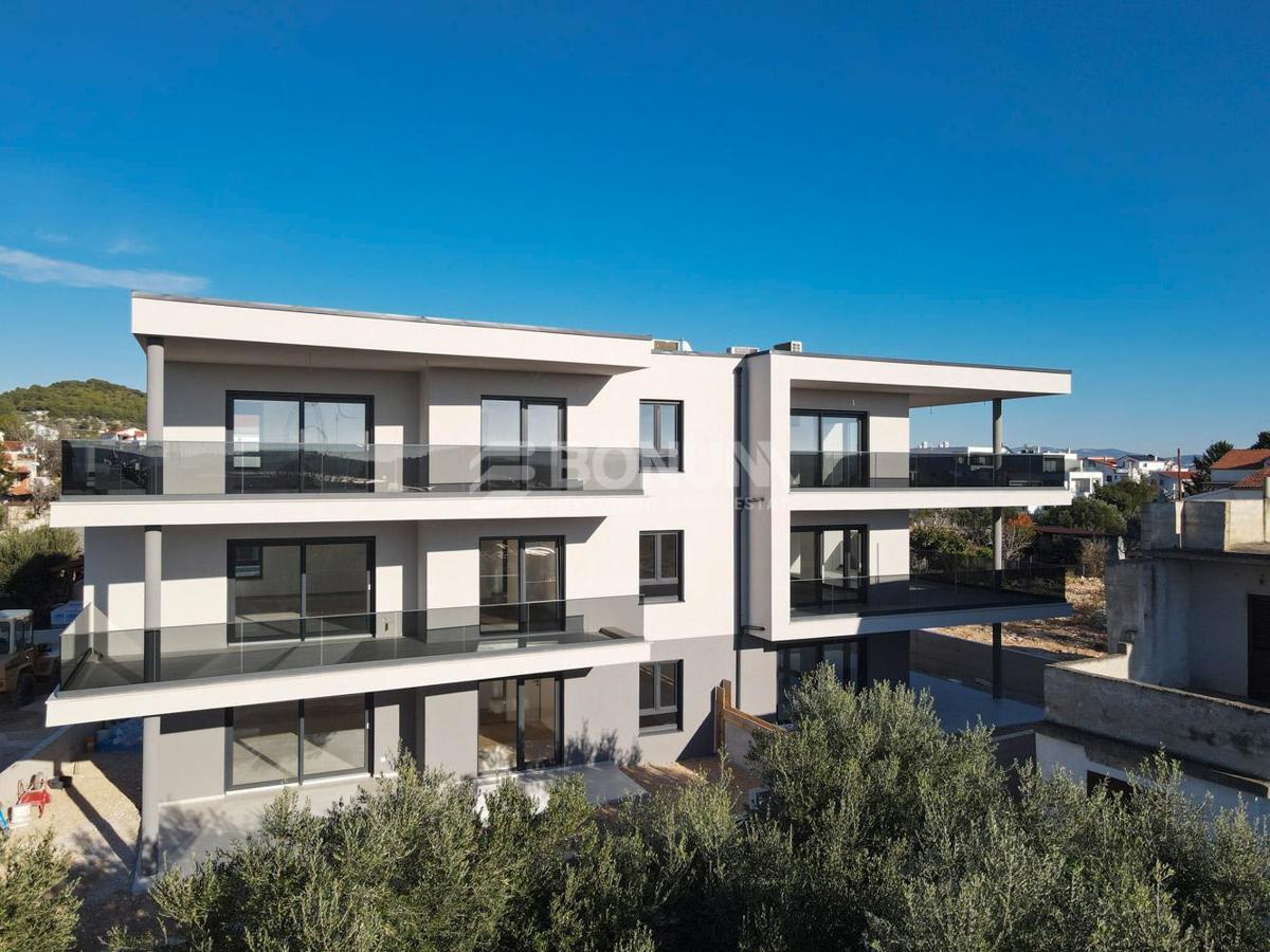 Appartamento TRIBUNJ, 359.100 €