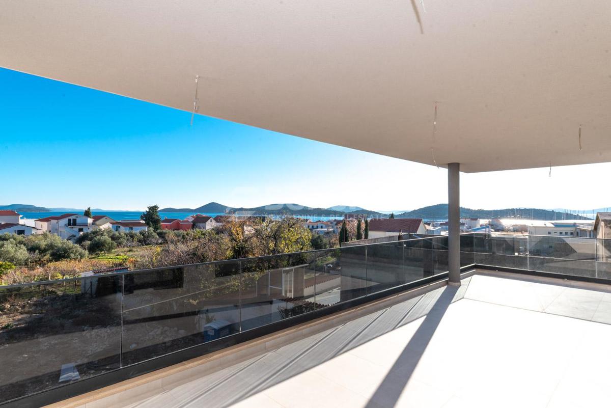 Appartamento TRIBUNJ, 409.000 €