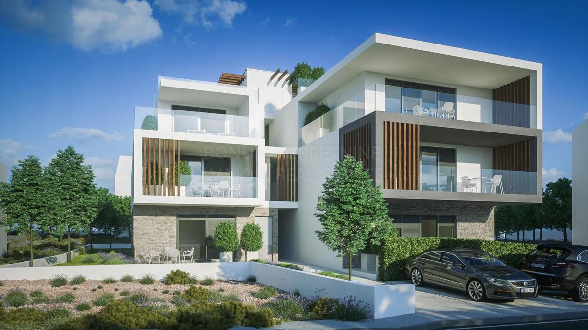 Apartma v pritličju stavbe in v bližini mestne plaže, Vodice