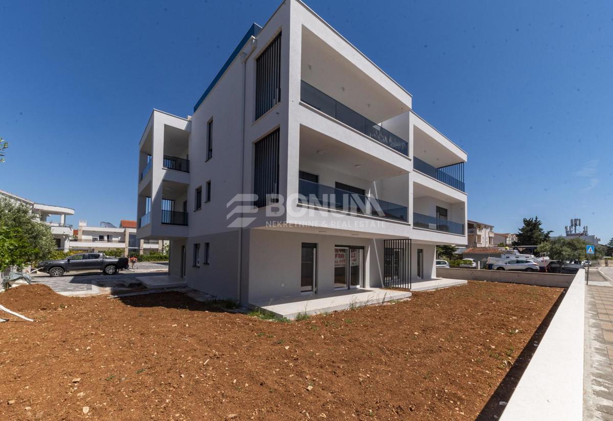 Apartma z dvoriščem v centru mesta, Vodice