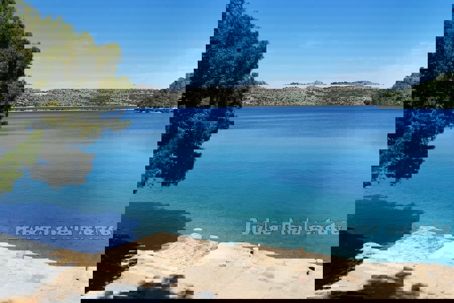 DUGI OTOK