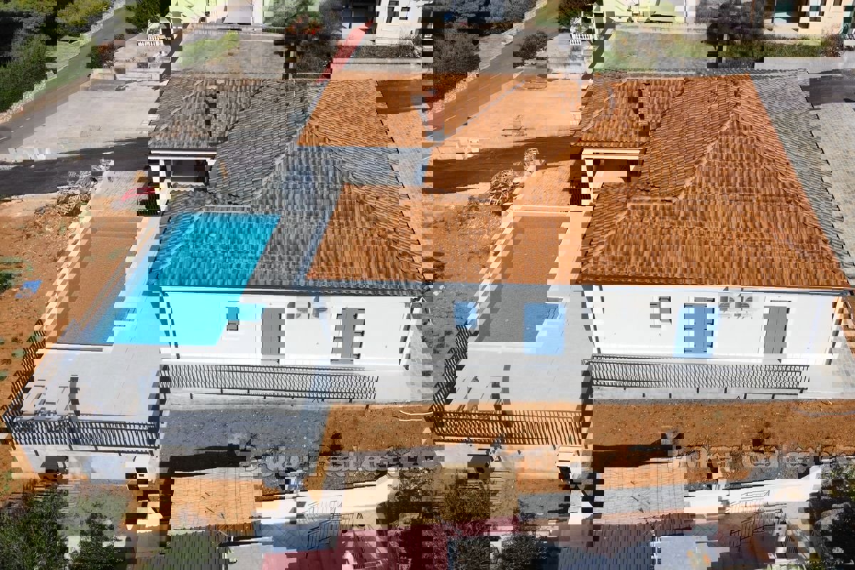 HVAR