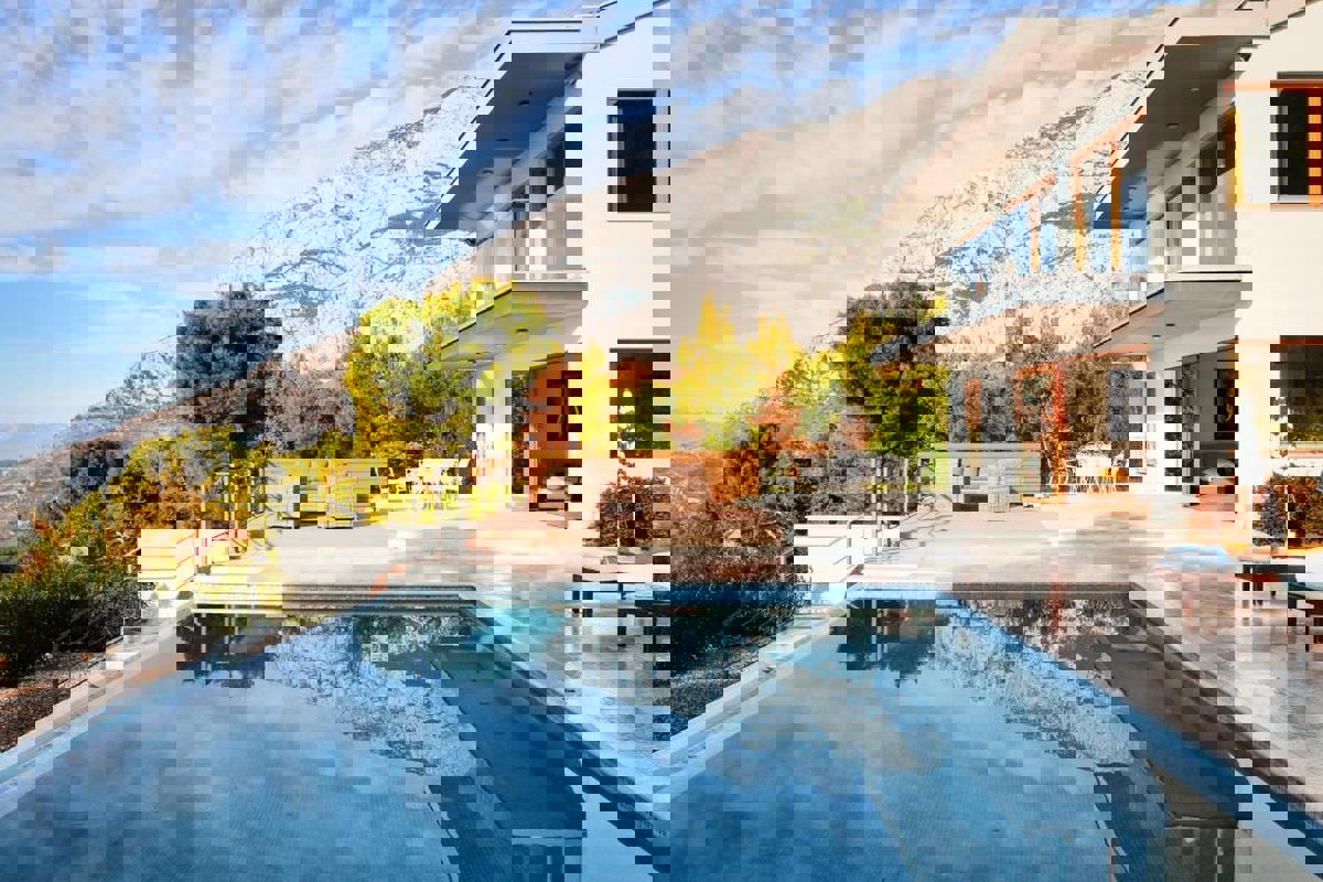 Дом MAKARSKA, 1.600.000 €