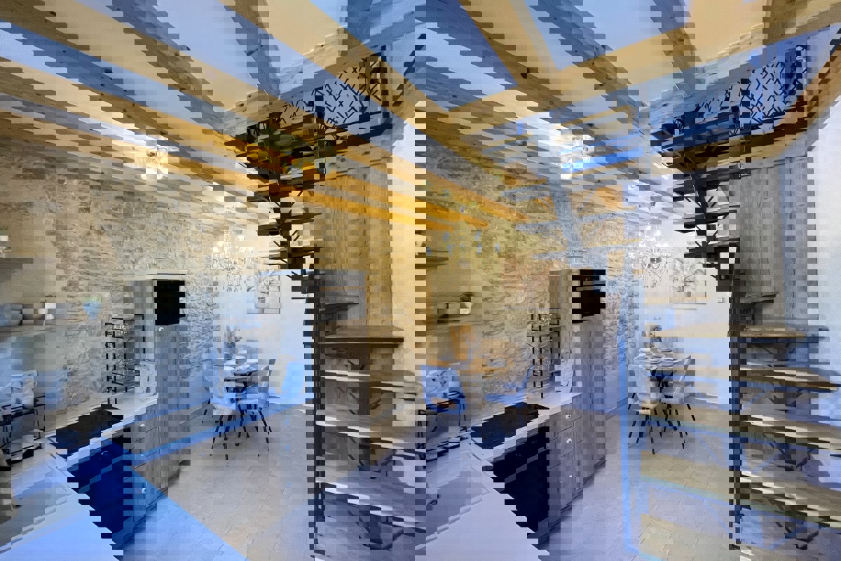 Casa KAŠTELA, 215.000 €