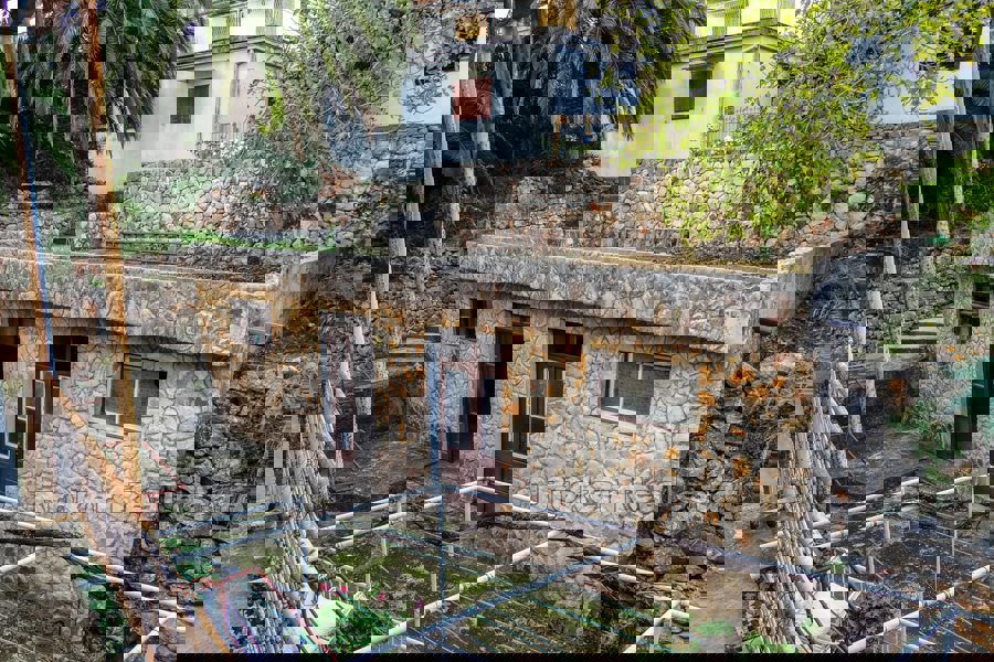 HVAR