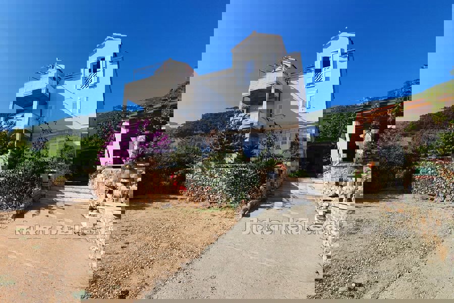 BRAČ