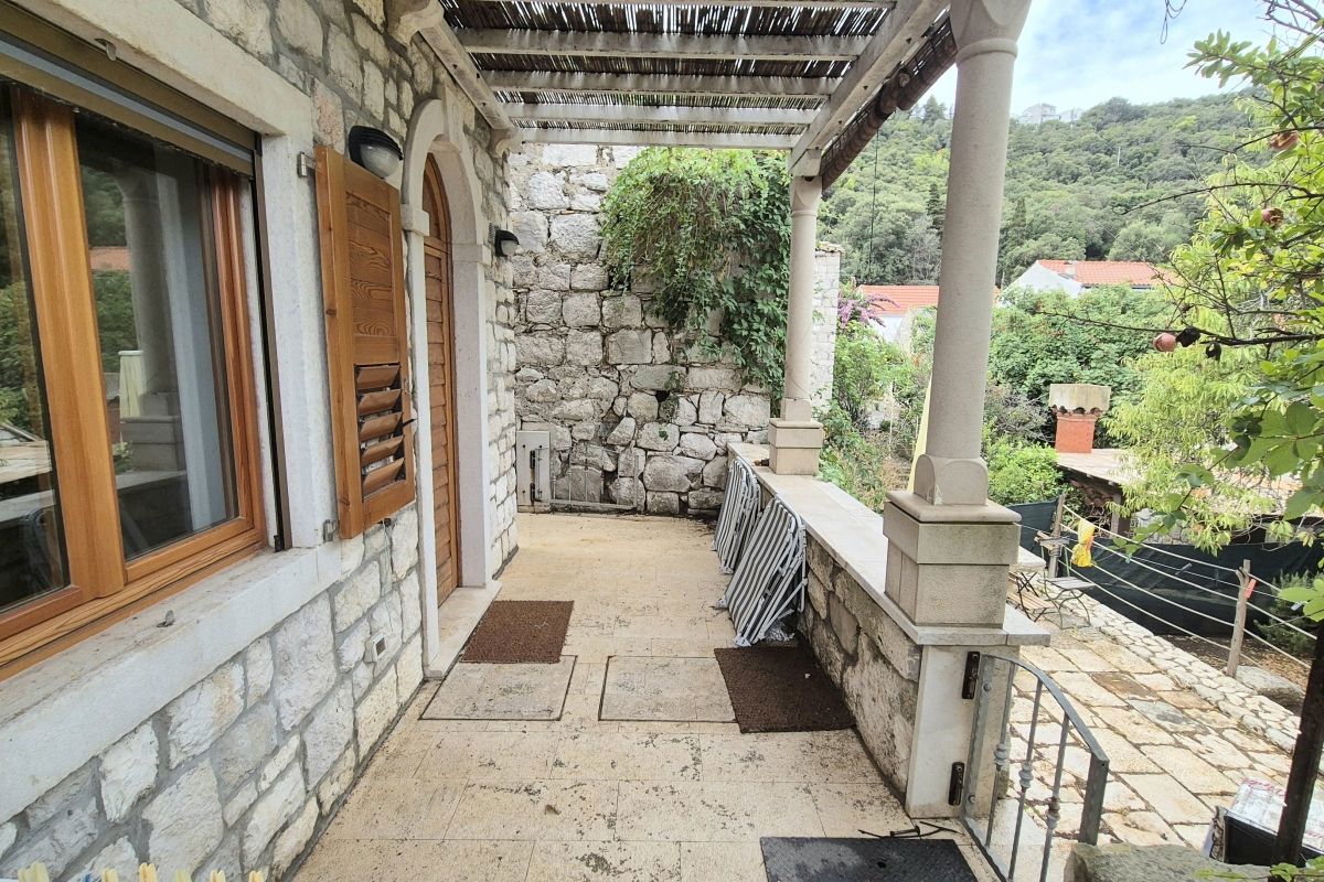 LASTOVO