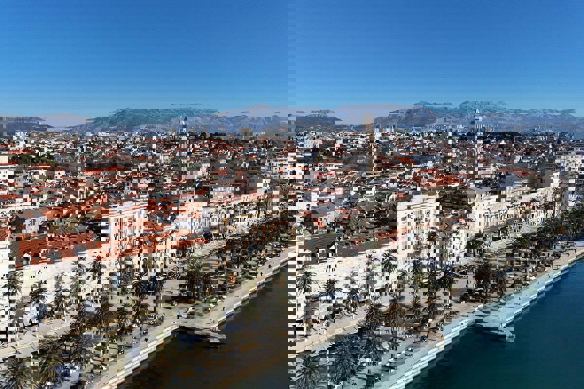 SPLIT