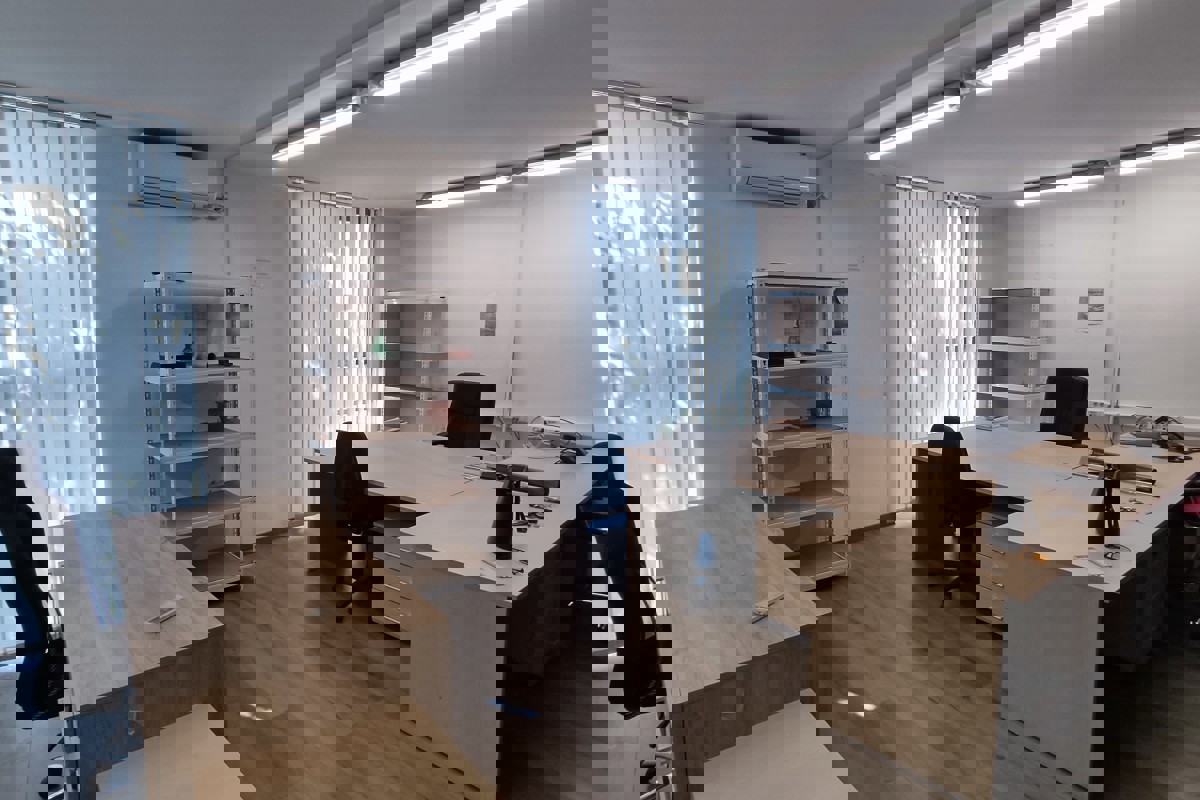 Locale commerciale SPLIT, 80.000 €