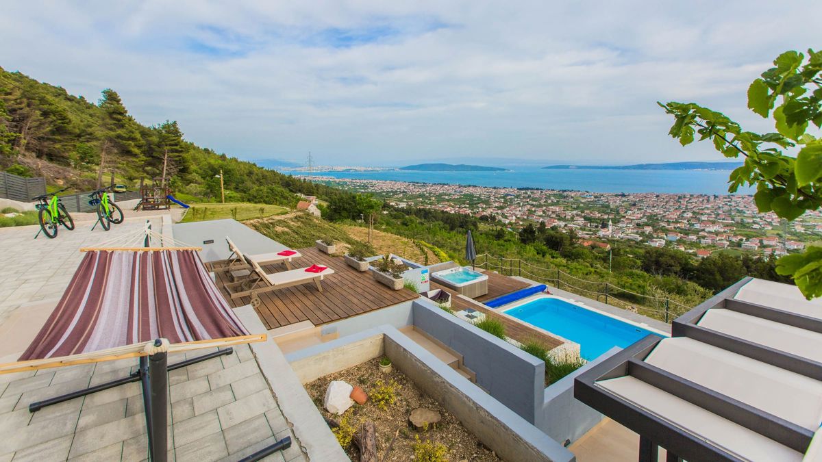 KAŠTELA