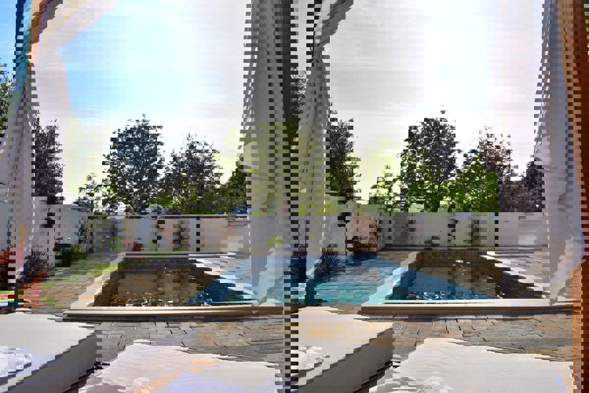 Дом KAŠTELA, 850.000 €