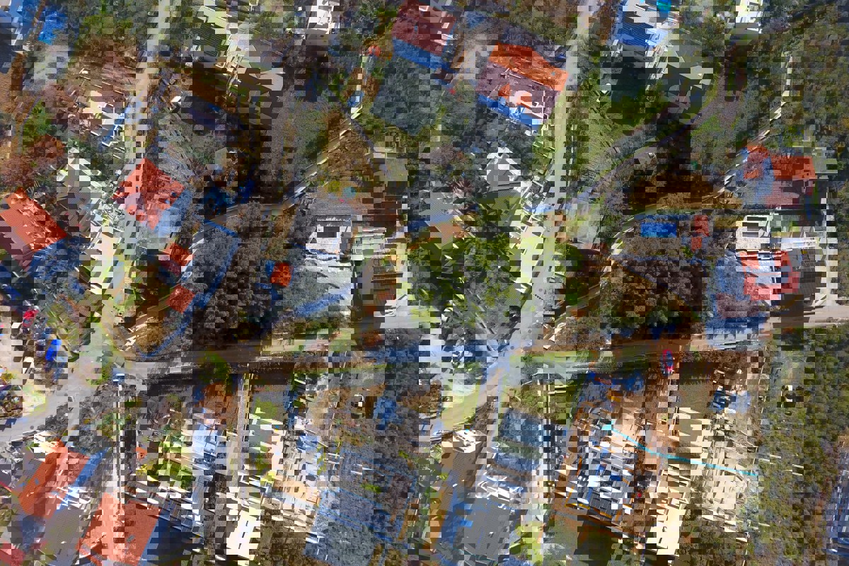 Terreno KAŠTELA, 450.000 €