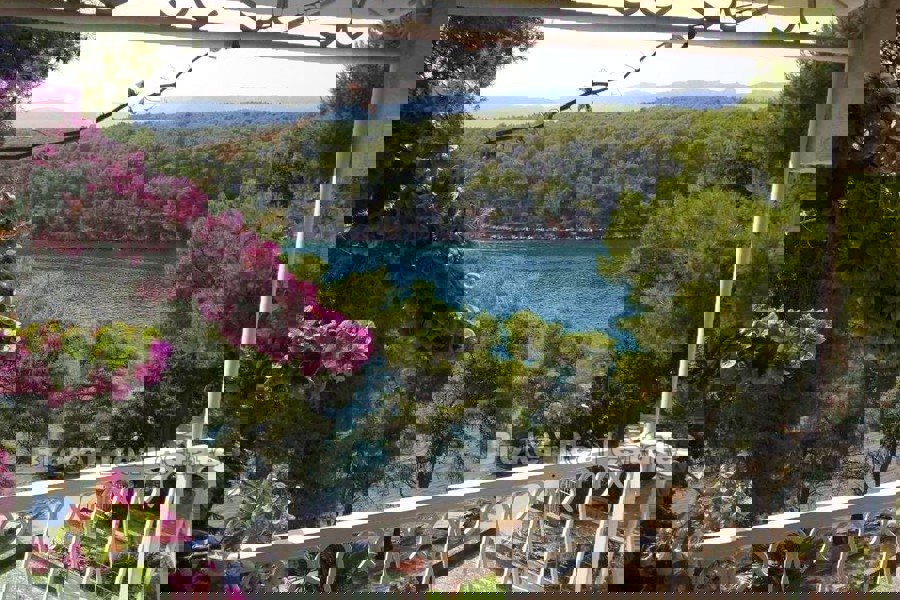 HVAR