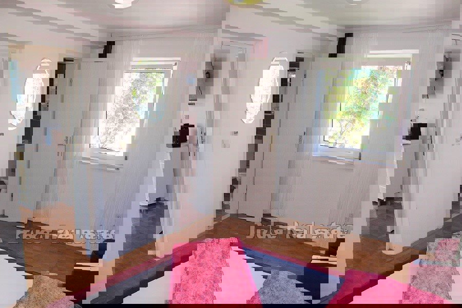 PRIMOŠTEN