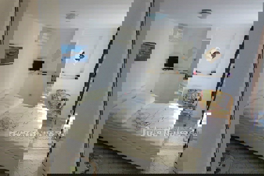 PRIMOŠTEN