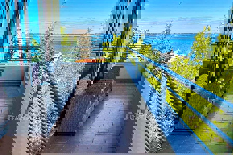 SPLIT