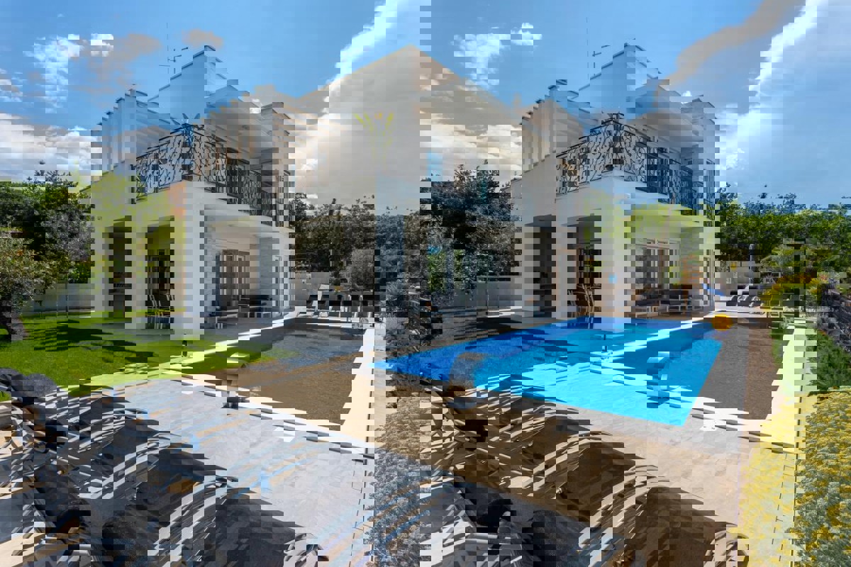 Дом KRK, 1.500.000 €