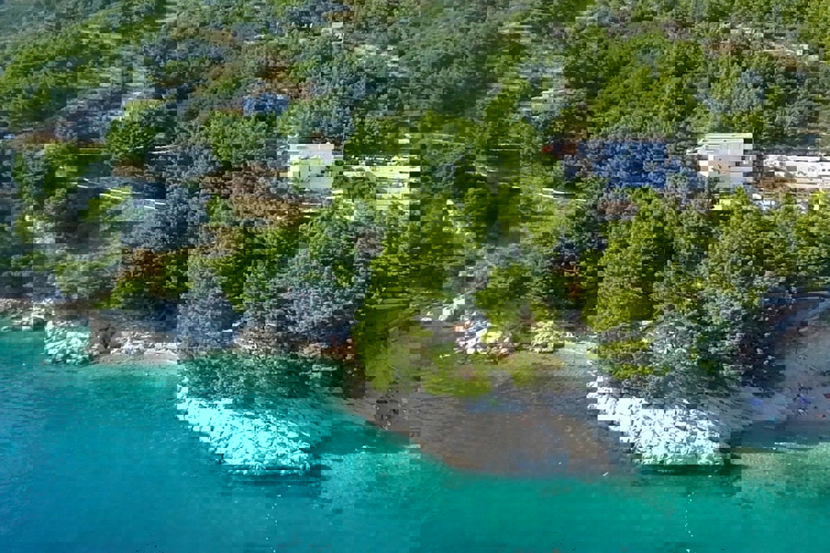 Terreno OMIŠ, 350.000 €