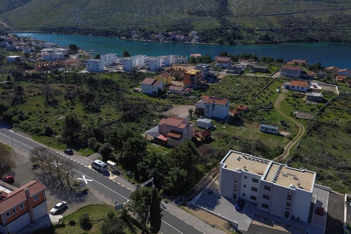 Terreno PRIMOŠTEN, 195.000 €