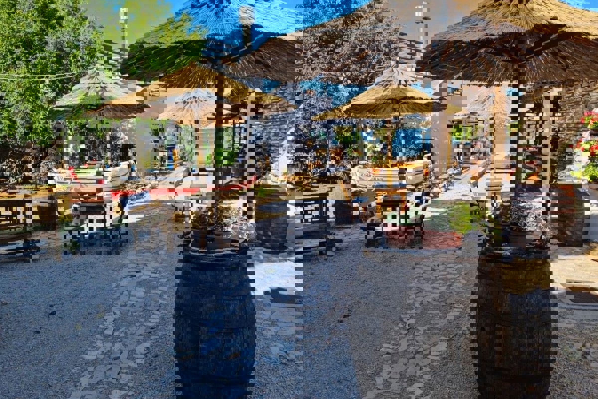 Коммерческая площадь LANIŠĆE, 900.000 €