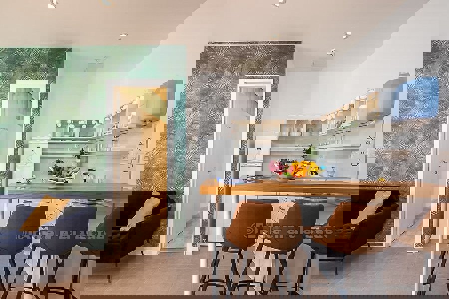 SPLIT